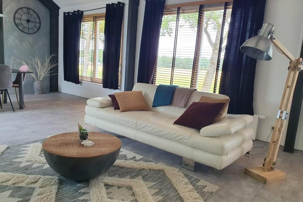 Vrijstaand / landelijk appartement met uitzicht! De Wijk Buitenkant foto