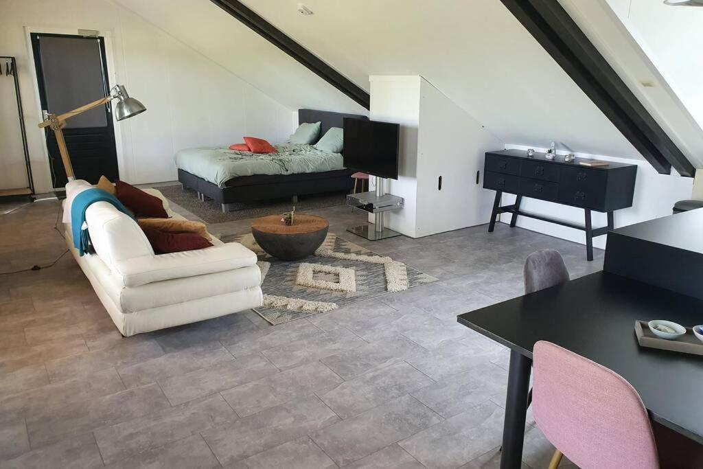 Vrijstaand / landelijk appartement met uitzicht! De Wijk Buitenkant foto